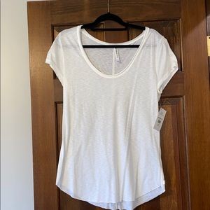 White scoop neck tshirt